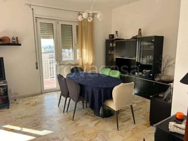 Appartamento in in affitto da privato a Gaeta via Atratina, 104, da privato, parzialmente arredato, ascensore TrovaCasa