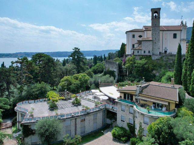 Appartamento in in affitto da privato a Gardone Riviera via al Vittoriale, 23, arredato, da privato, vista lago TrovaCasa