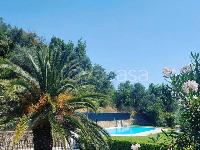 Appartamento in in affitto da privato a Gardone Riviera via delle Arche, 75, arredato, giardino privato, posto auto TrovaCasa