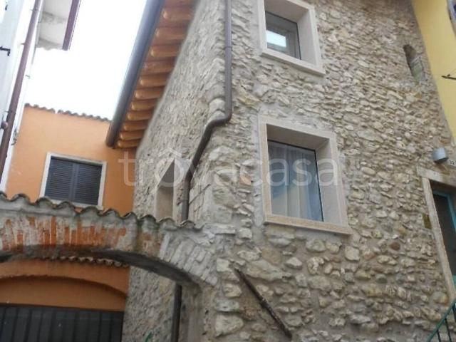 Appartamento in in affitto da privato a Garda via San Bernardo, da privato, travi a vista, ristrutturato TrovaCasa