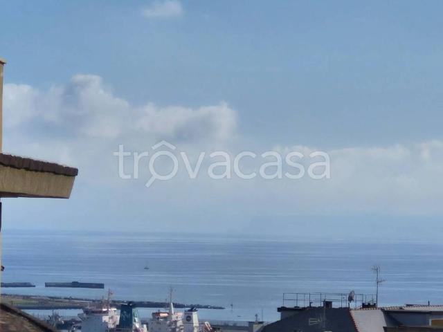 Appartamento in in affitto da privato a Genova salita Cataldi, 20b, posto auto, da privato, vista mare TrovaCasa
