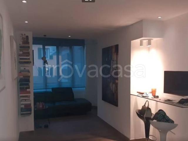 Appartamento in in affitto da privato a Genova via Gabriele d'Annunzio, 2, da privato, ascensore, studio TrovaCasa