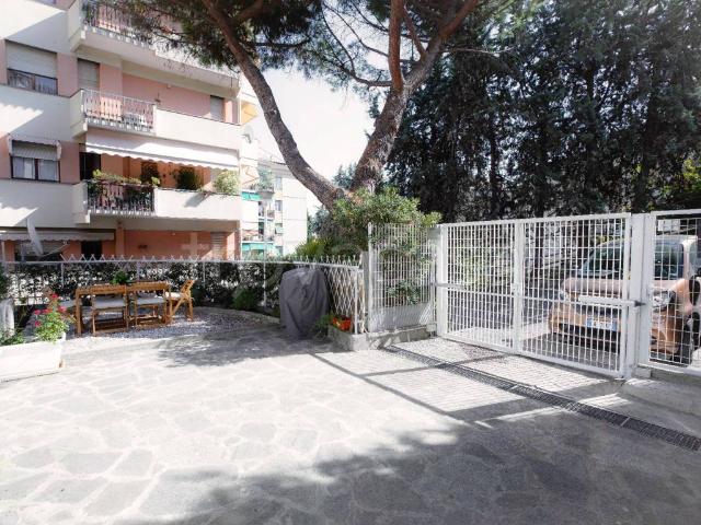 Appartamento in in affitto da privato a Genova via Sturla, 32f, giardino, posto auto, terrazzo TrovaCasa