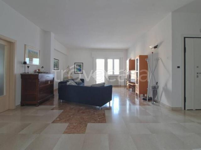 Appartamento in in affitto da privato a Giulianova via Trieste, 165, da privato, balcone, cucina abitabile TrovaCasa