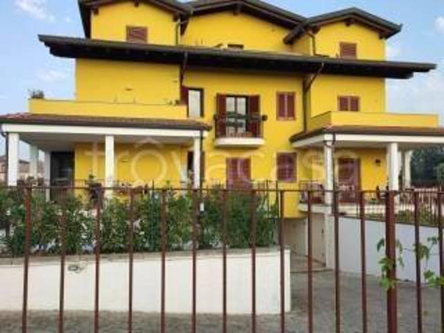 Appartamento in in affitto da privato a Giussago via San Bernardo, 17/b, arredato, posto auto, box TrovaCasa