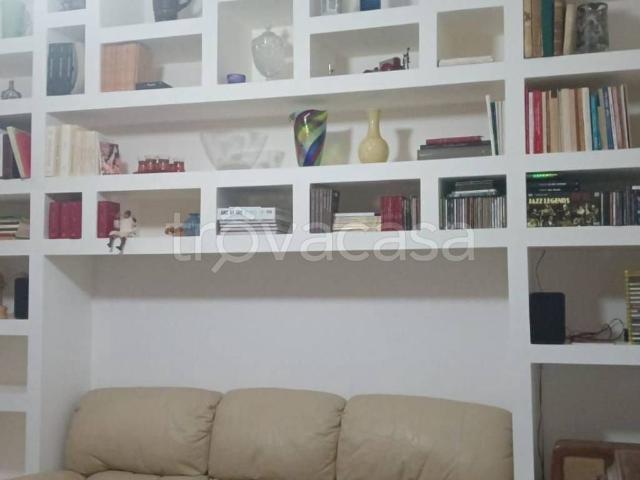 Appartamento in in affitto da privato a Giovinazzo via Bisanzio Lupis, da privato, ascensore, ristrutturato TrovaCasa