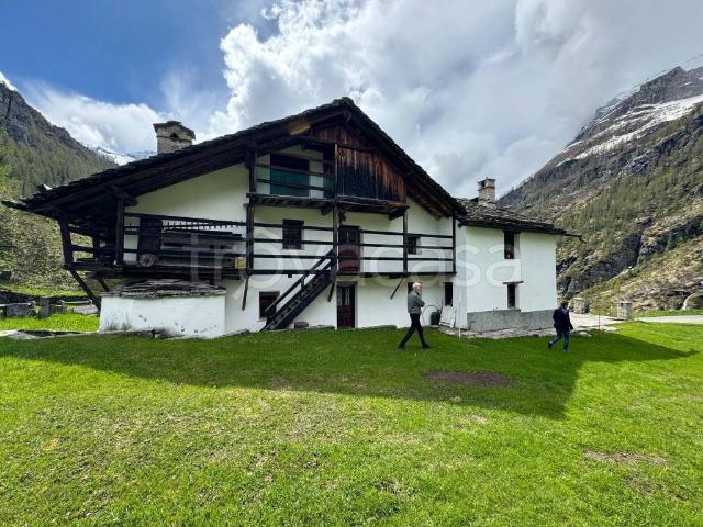 Appartamento in in affitto da privato a Gressoney La Trinité località Orsio, 27, da privato, cucina abitabile, doppi servizi TrovaCasa