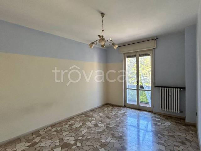 Appartamento in in affitto da privato a Erba via Dante, non arredato/vuoto, da privato, ascensore TrovaCasa