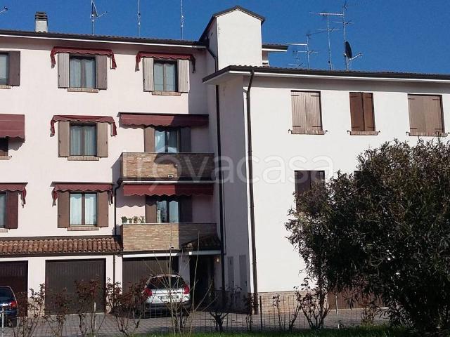 Appartamento in in affitto da privato a Ferrara via Matilde Serao, 3, arredato, posto auto, box TrovaCasa