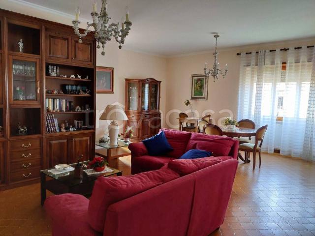 Appartamento in in affitto da privato a Fiumicino via Monte Solarolo, 233, da privato, aria condizionata, balcone TrovaCasa