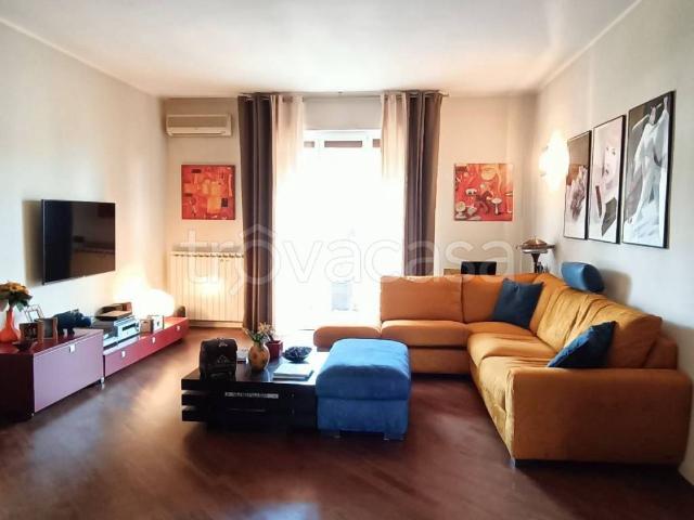 Appartamento in in affitto da privato a Firenze via Riccardo Zandonai, 9, da privato, luminoso, balcone TrovaCasa