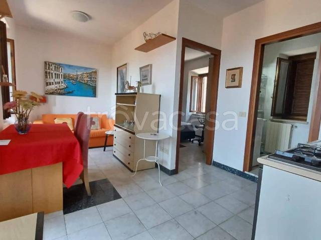 Appartamento in in affitto da privato a Frosinone via del Cipresso, 40, da privato, vicinanze negozi, luminoso TrovaCasa