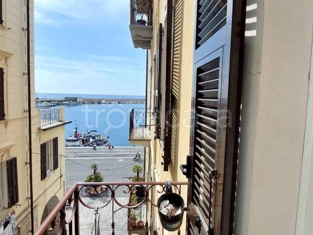 Appartamento in in affitto da privato a Imperia via Andrea Doria, 26, arredato, da privato, balcone TrovaCasa