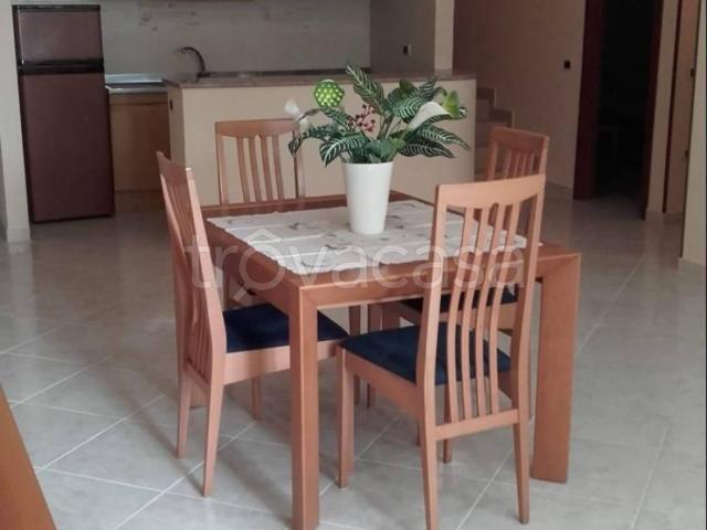 Appartamento in in affitto da privato a Isola di Capo Rizzuto via Bruxelles, 25, da privato, cucina a vista TrovaCasa