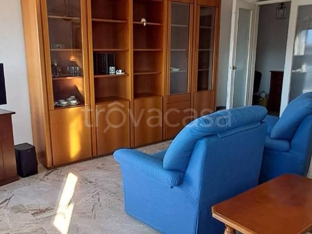 Appartamento in in affitto da privato a Ivrea via Monte Brogliero, 6D, posto auto, box, da privato TrovaCasa