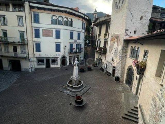 Appartamento in in affitto da privato a Lovere piazza Vittorio Emanuele II, da privato, ristrutturato, centrale TrovaCasa