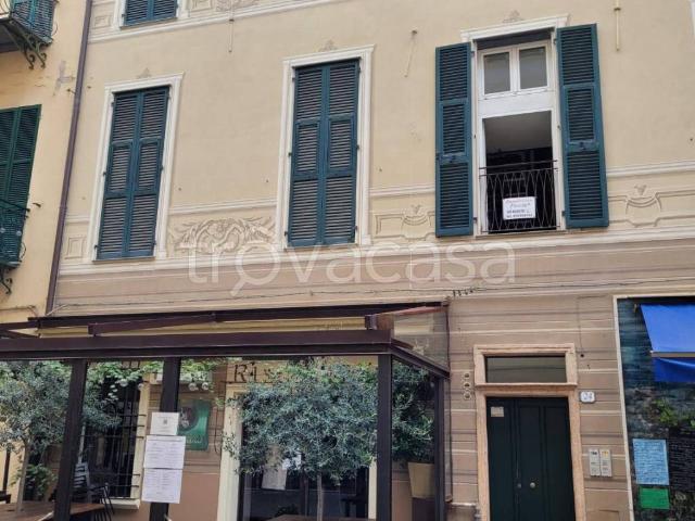 Appartamento in in affitto da privato a Loano via Antonio Ghilini, 24, posto auto, box, da privato TrovaCasa