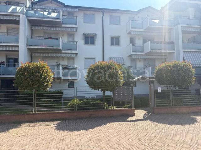 Appartamento in in affitto da privato a Lodi via Vescovo Oscar Arnulfo Romero, posto auto, box, da privato TrovaCasa