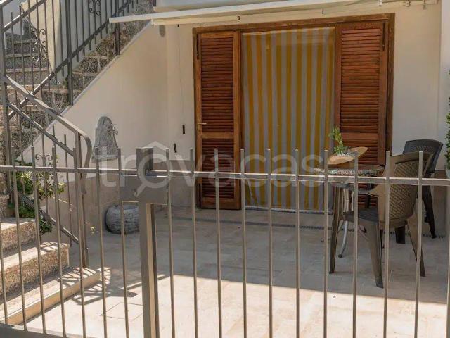 Appartamento in in affitto da privato a Lavena Ponte Tresa via Prada, da privato, lavatrice, lavastoviglie TrovaCasa