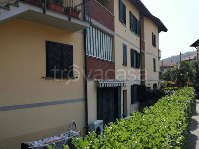 Appartamento in in affitto da privato a Laveno Mombello via Fabio Filzi, 11, arredato, da privato, lavastoviglie TrovaCasa