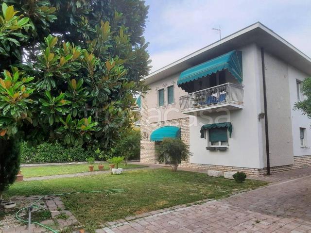 Appartamento in in affitto da privato a Lazise vicolo Casara, 13, giardino, da privato, caminetto TrovaCasa