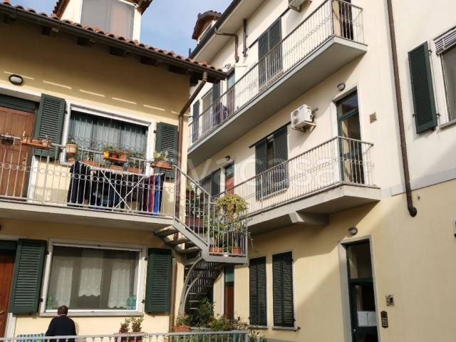 Appartamento in in affitto da privato a Lacchiarella via San Michele del Carso, 20, da privato, senza ascensore, luminoso TrovaCasa