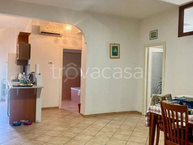 Appartamento in in affitto da privato a Ladispoli via Taranto, 6, arredato, da privato, ascensore TrovaCasa