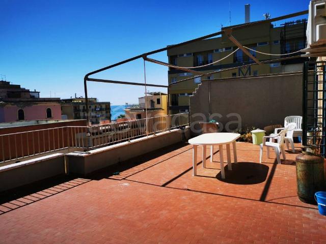 Appartamento in in affitto da privato a Ladispoli via Ancona, 123, terrazzo, da privato, ascensore TrovaCasa