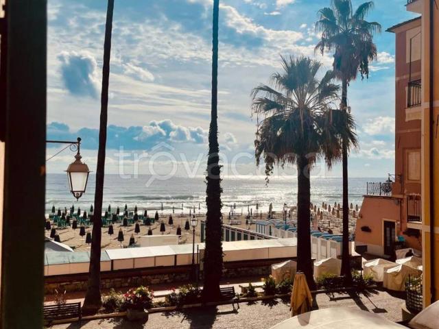 Appartamento in in affitto da privato a Laigueglia piazza Agostino Pagliano, 1, da privato, vista mare, centrale TrovaCasa
