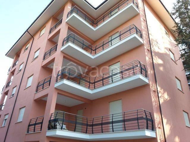 Appartamento in in affitto da privato a L'Aquila via Beffi, 5, arredato, box, terrazzo TrovaCasa