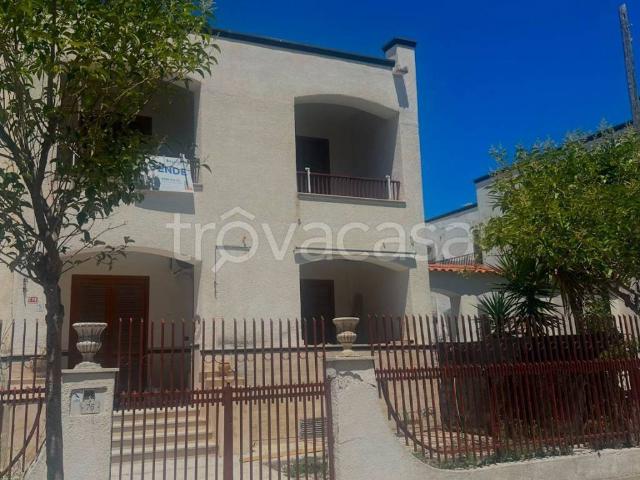 Appartamento in in affitto da privato a Lesina viale Pietra Maura, 77, da privato, centrale, balcone TrovaCasa
