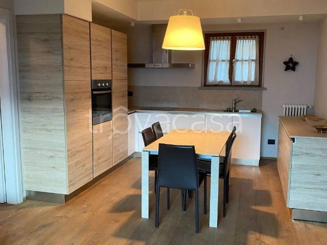 Appartamento in in affitto da privato a Limone Piemonte via Almellina, 53, da privato, lavastoviglie, parquet TrovaCasa