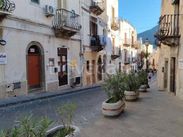 Appartamento in in affitto da privato a Lipari via Giuseppe Garibaldi, da privato, ristrutturato, centrale TrovaCasa