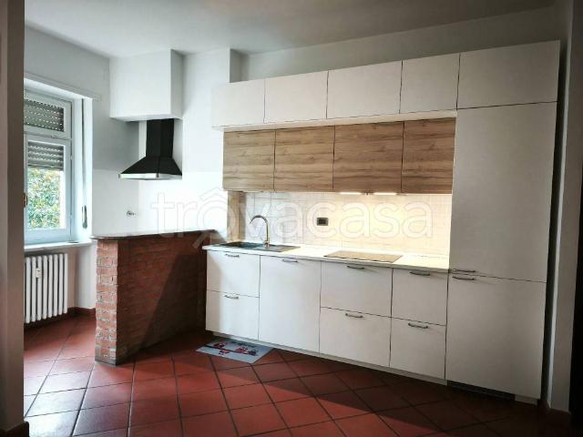 Appartamento in in affitto da privato a Moncalieri strada Stupinigi, 8, arredato, giardino, box TrovaCasa