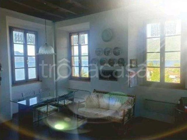 Appartamento in in affitto da privato a Maccagno con Pino e Veddasca via Domenico Della Bella, 27, da privato, vista lago, ultimo piano TrovaCasa