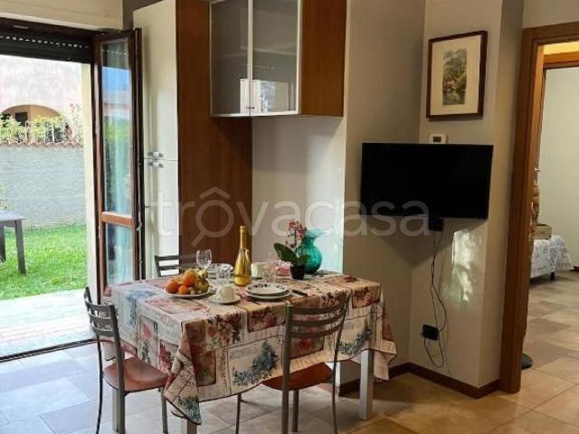 Appartamento in in affitto da privato a Mandello del Lario via Giovan Battista Zucchi, 3, arredato, giardino, box TrovaCasa