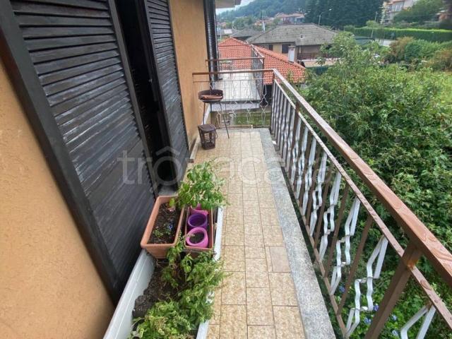 Appartamento in in affitto da privato a Marchirolo via Statale, arredato, giardino, box TrovaCasa