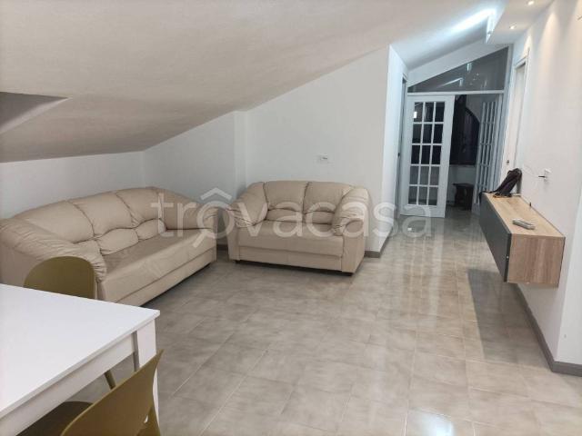 Appartamento in in affitto da privato a Melissa via Licausi, 2, da privato, ristrutturato, centrale TrovaCasa