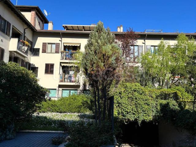 Appartamento in in affitto da privato a Milano via Trenno, 12, arredato, terrazzo, da privato TrovaCasa