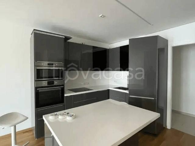 Appartamento in in affitto da privato a Milano via Adeodato Ressi, 1, da privato, balcone TrovaCasa