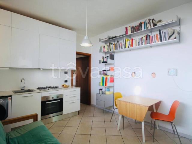 Appartamento in in affitto da privato a Milano via Cascina Belcasule, 15, da privato, cucina a vista, bagno finestrato TrovaCasa
