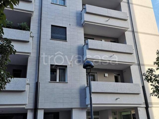 Appartamento in in affitto da privato a Milano via Esiodo, 6, arredato, giardino, box TrovaCasa
