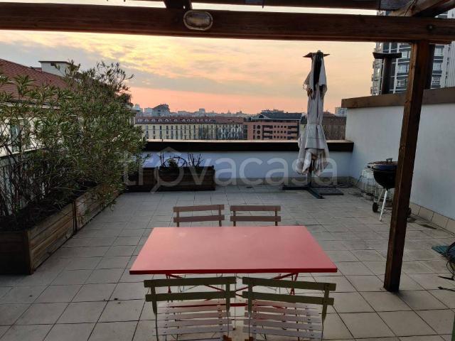 Appartamento in in affitto da privato a Milano via Eugenio Vaina, 1, terrazzo, da privato, ultimo piano TrovaCasa