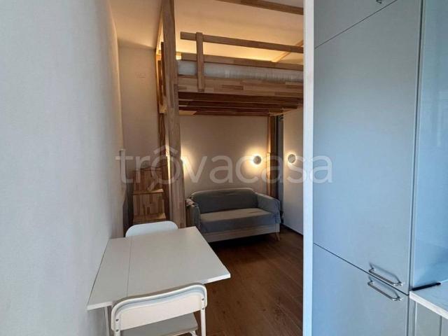 Appartamento in in affitto da privato a Milano via Evangelista Torricelli, da privato, riscaldamento autonomo, ristrutturato TrovaCasa
