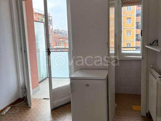 Appartamento in in affitto da privato a Milano via Filippo Tajani, 3, da privato, luminoso, balcone TrovaCasa