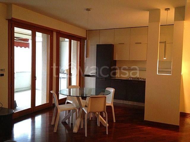 Appartamento in in affitto da privato a Milano via Giovanni Spadolini, 11B, arredato, box, terrazzo TrovaCasa