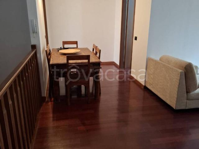 Appartamento in in affitto da privato a Milano via Negroli, 23, da privato, balcone, cucina abitabile TrovaCasa