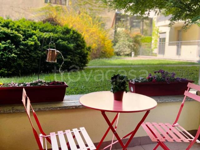 Appartamento in in affitto da privato a Milano via Paolo Cezanne, 2, arredato, da privato, giardino condominiale TrovaCasa