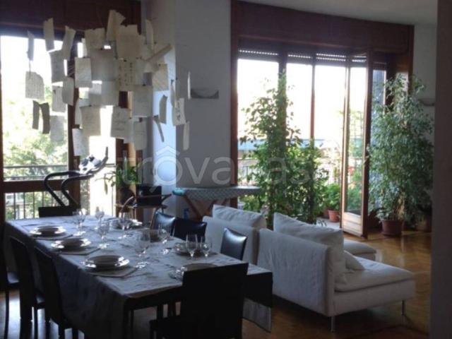 Appartamento in in affitto da privato a Milano via Quadronno, 4, box, da privato, ascensore TrovaCasa