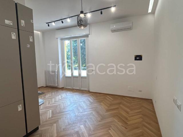 Appartamento in in affitto da privato a Milano viale Mar Jonio, 9, da privato, parquet, cucina a vista TrovaCasa